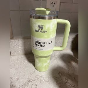 Stanley 40oz Stainless Steel
Adventure Quencher Tumbler - Citron
Tie Dye